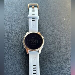 Garmin fenix 7s women’s rose gold with sand band